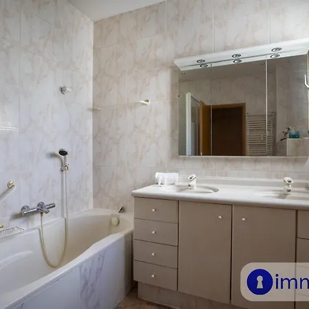 Apartament Spacious With Terrace In The Cimiez District Nicea